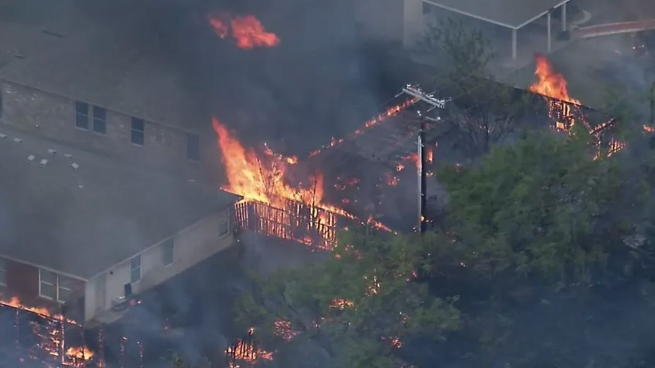 Dallas-area grass fire destroys several homes