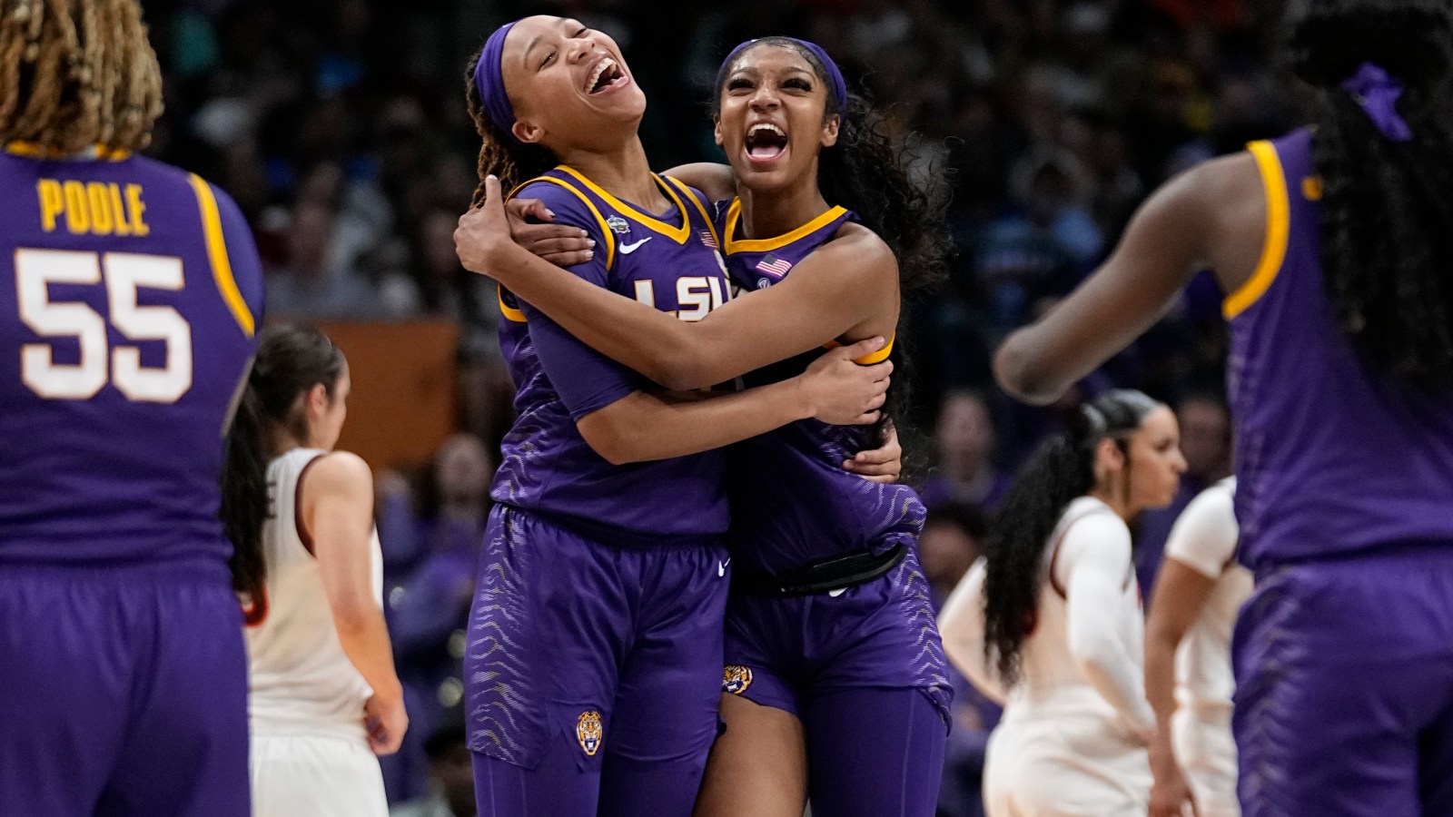 Mulkey, LSU women rally in Final Four, reach 1st title game