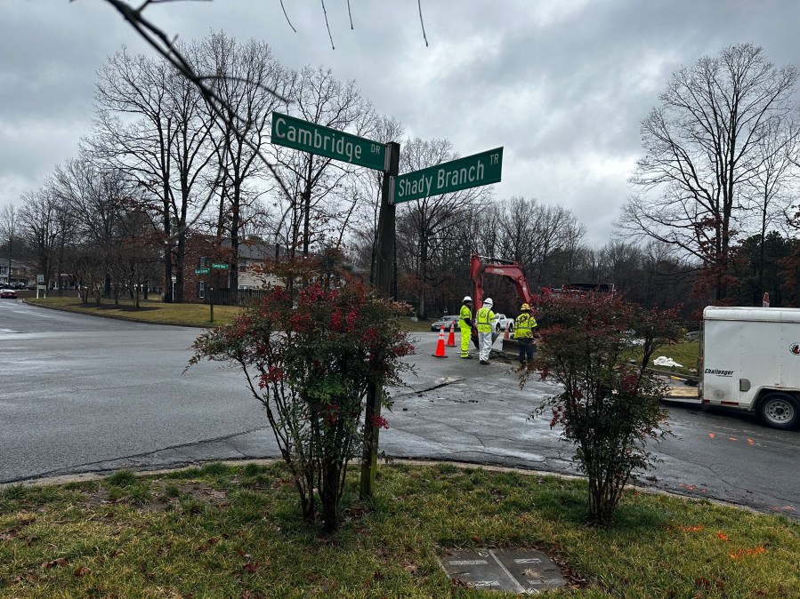 Water main break on Cambridge Drive in Henrico, many residents without water